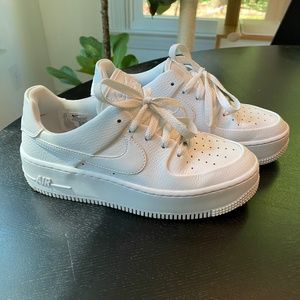 Nike Air Force 1 Women Sage Low